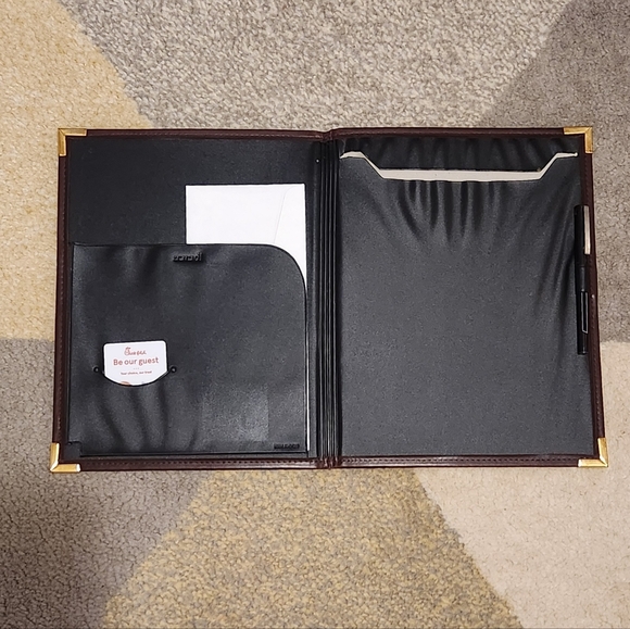 Leather SMU Padfolio - Picture 4 of 12